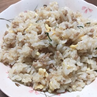 残ったそぼろで！大葉入りパラパラ炒飯